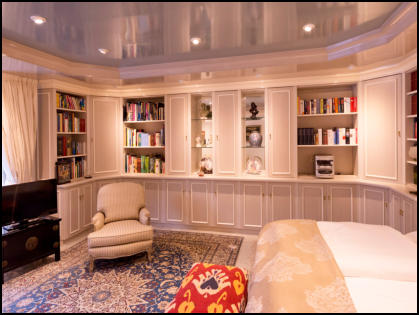 Einbauschrank mit Bibliothek